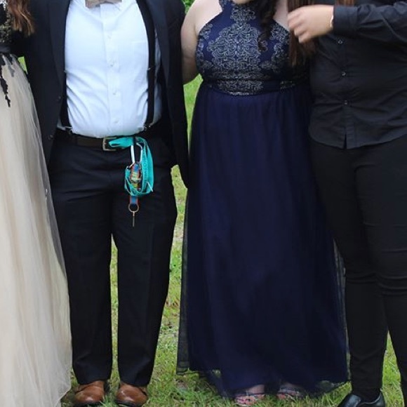 SIZE 16, NEVER ALTERED! - Picture 3 of 4